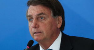 Bolsonaro em reunião com ministros