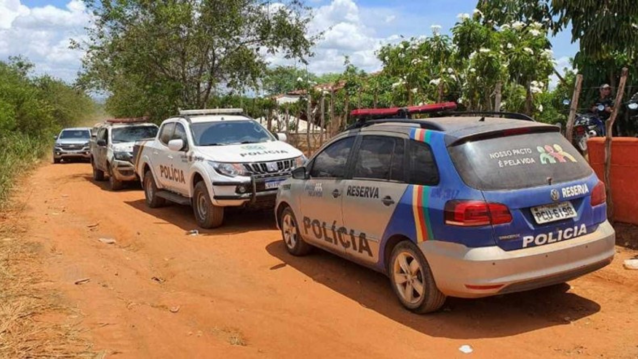 Cassada pelo homem conhecido como Lázaro II estão no sétimo dia. Há fotos de viaturas.