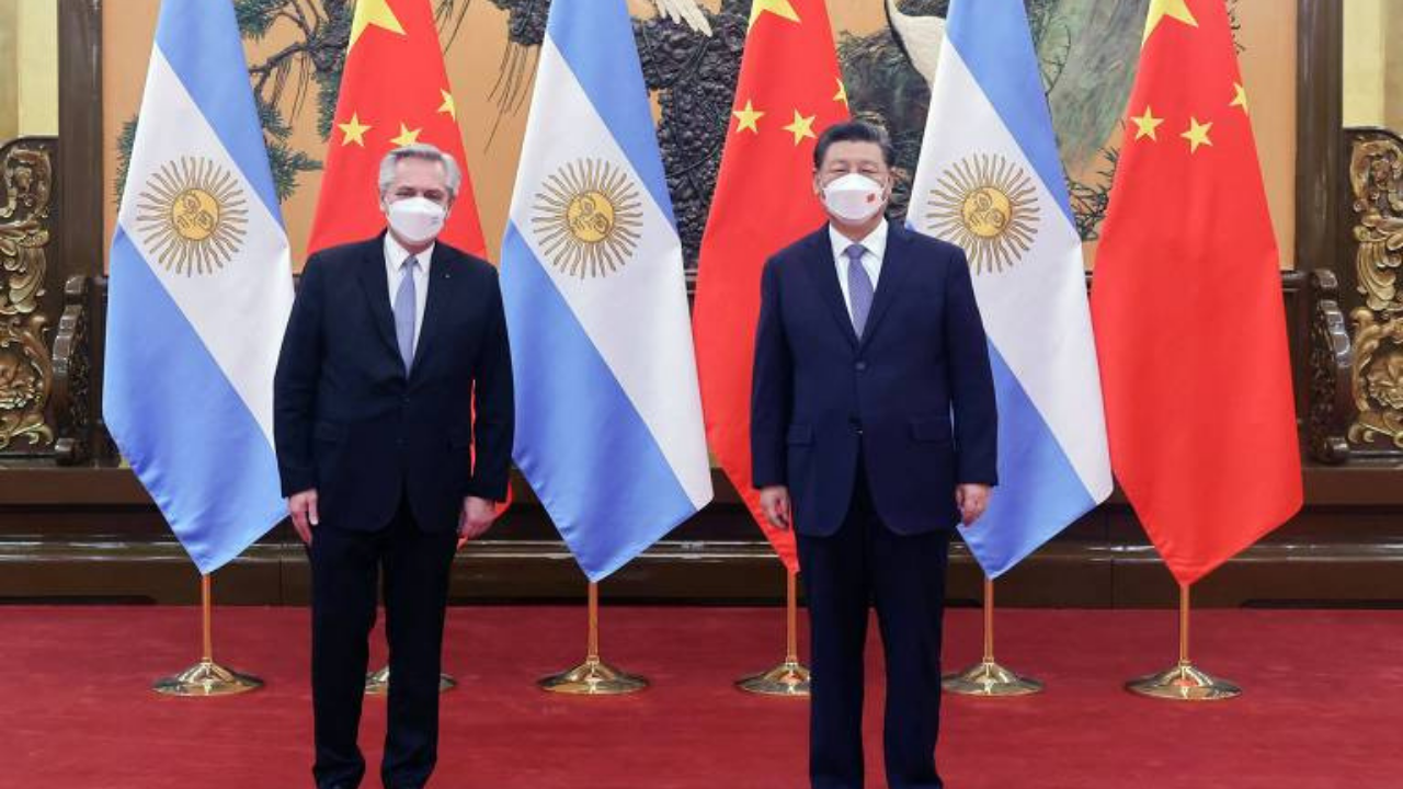Argentina terá investimentos bilionários. Presidente do país se encontra com Xi Jinping, que governa a China.