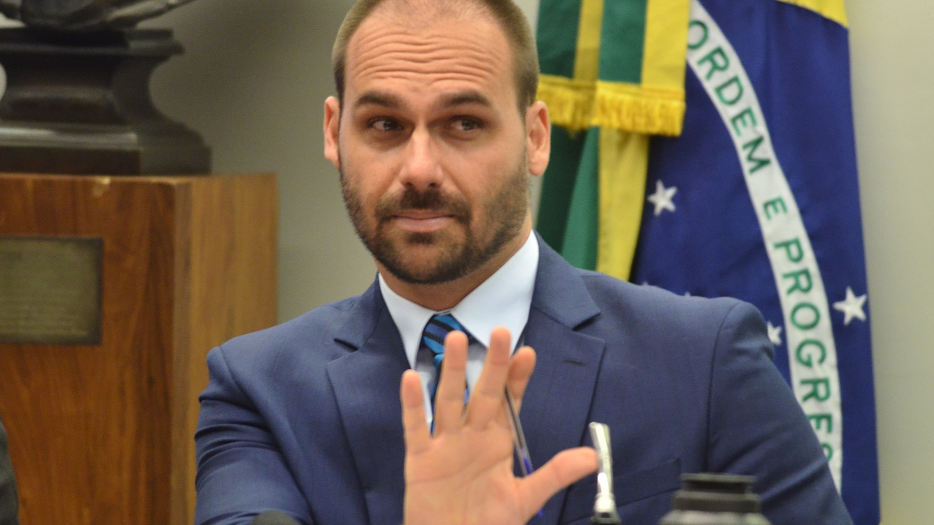 Eduardo Bolsonaro diz que feminismo cresce “por causa de homem frouxo”