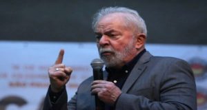 Lula manda recado a empresários