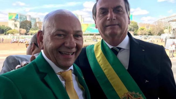 Mendonça manda à PGR denúncia contra Bolsonaro por beneficiar Hang