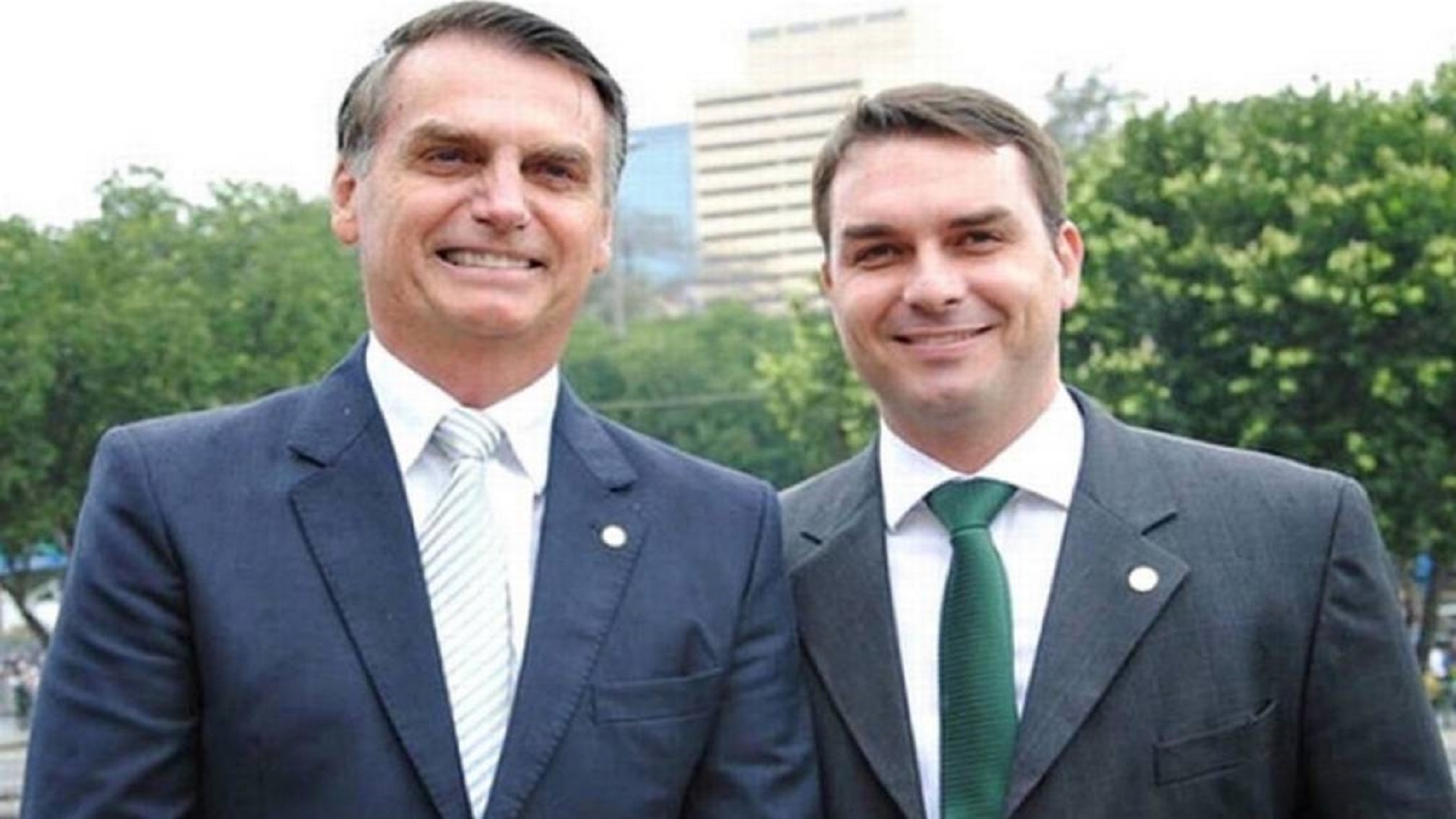 Bolsonaro e seu filho Flávio