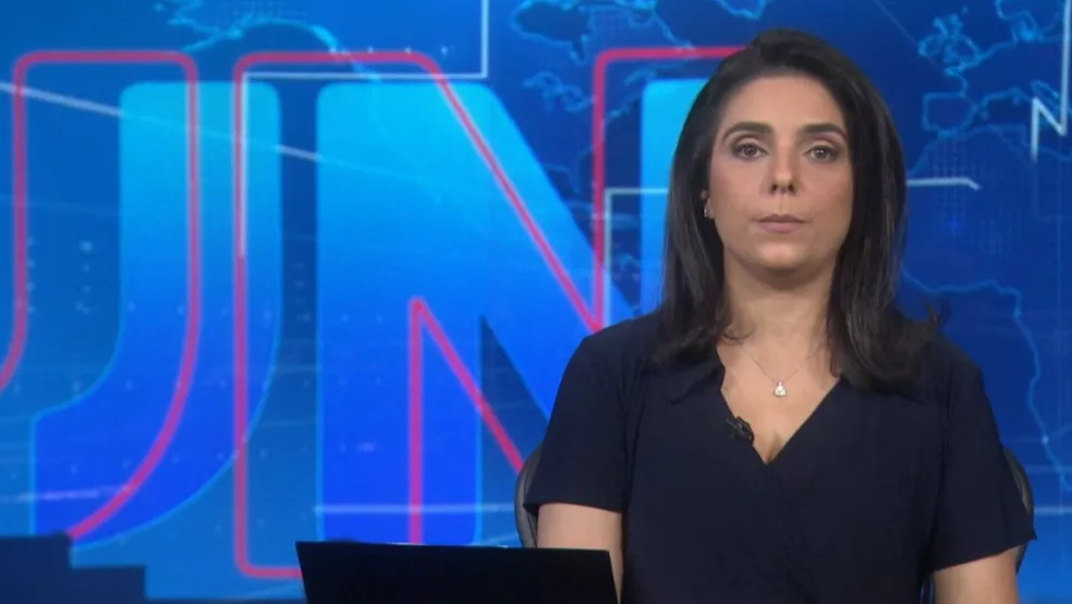 Ana Lidi na bancada do Jornal Nacional: Jornalista da Globo