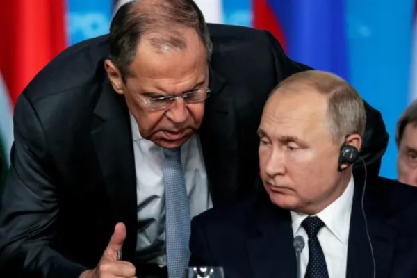 Sergey Lavrov e Vladimir Putin