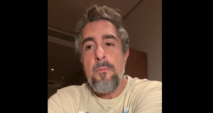 Marcos Mion gravando vídeo sobre planos de saúde