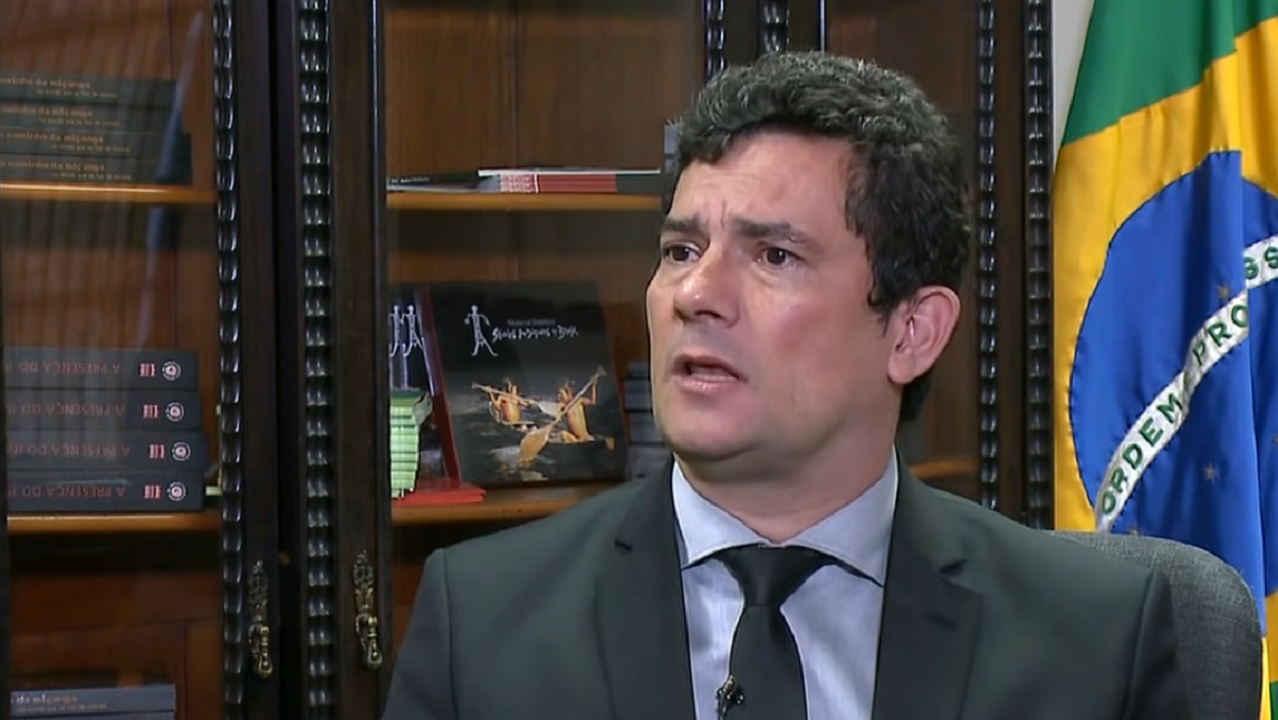 Moro sentado e de terno e gravata: Moro admitiu “erro material” na emissão de nota fiscal