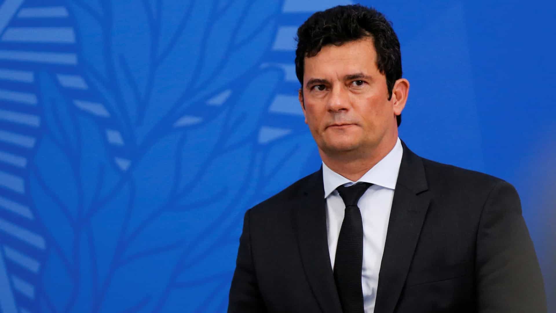 Moro não foi proibido de trabalhar para a Odebrecht. Na imagem, ele aparece em pé