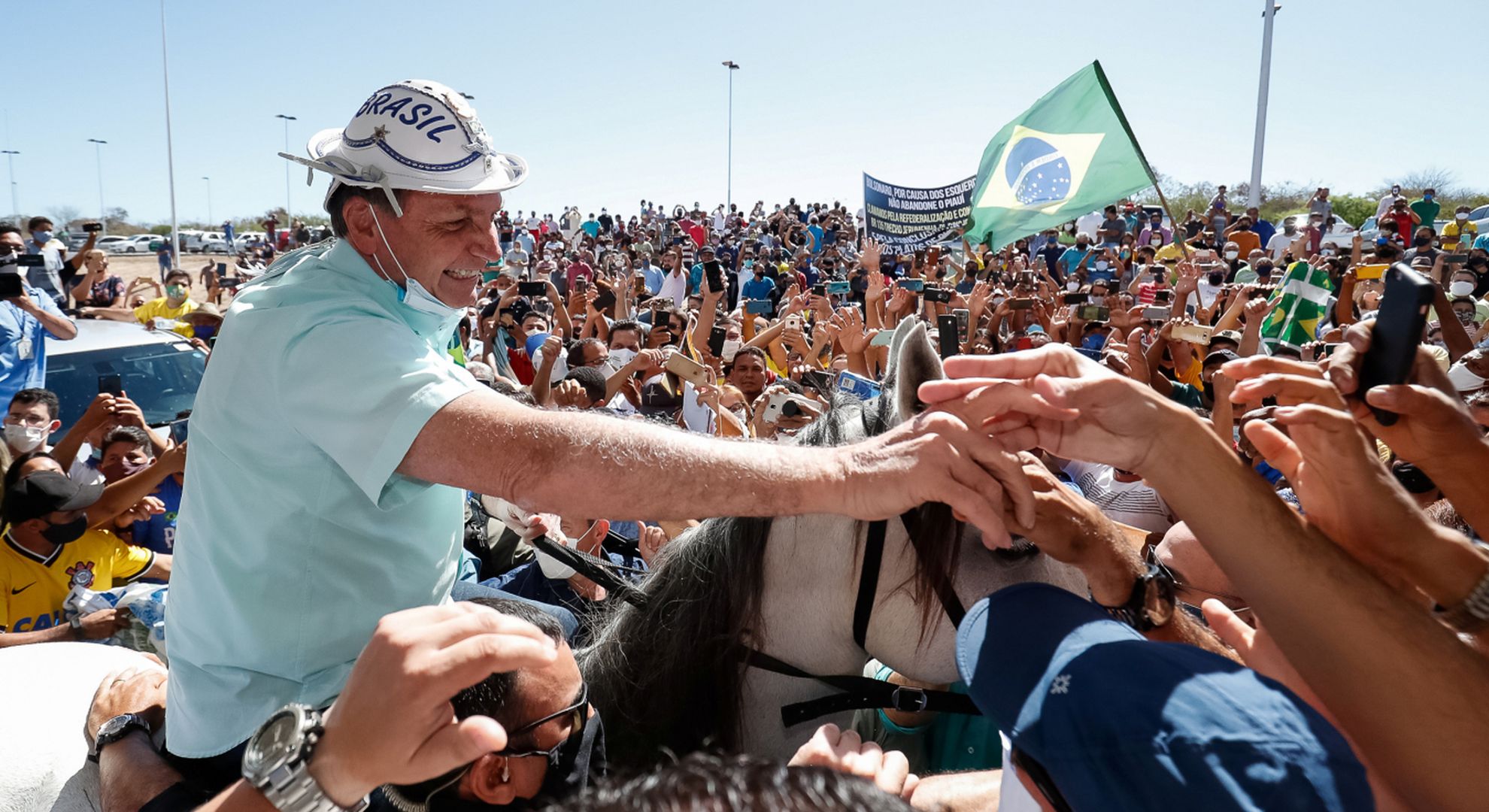 A imagem de Jair Bolsonaro montado num jegue