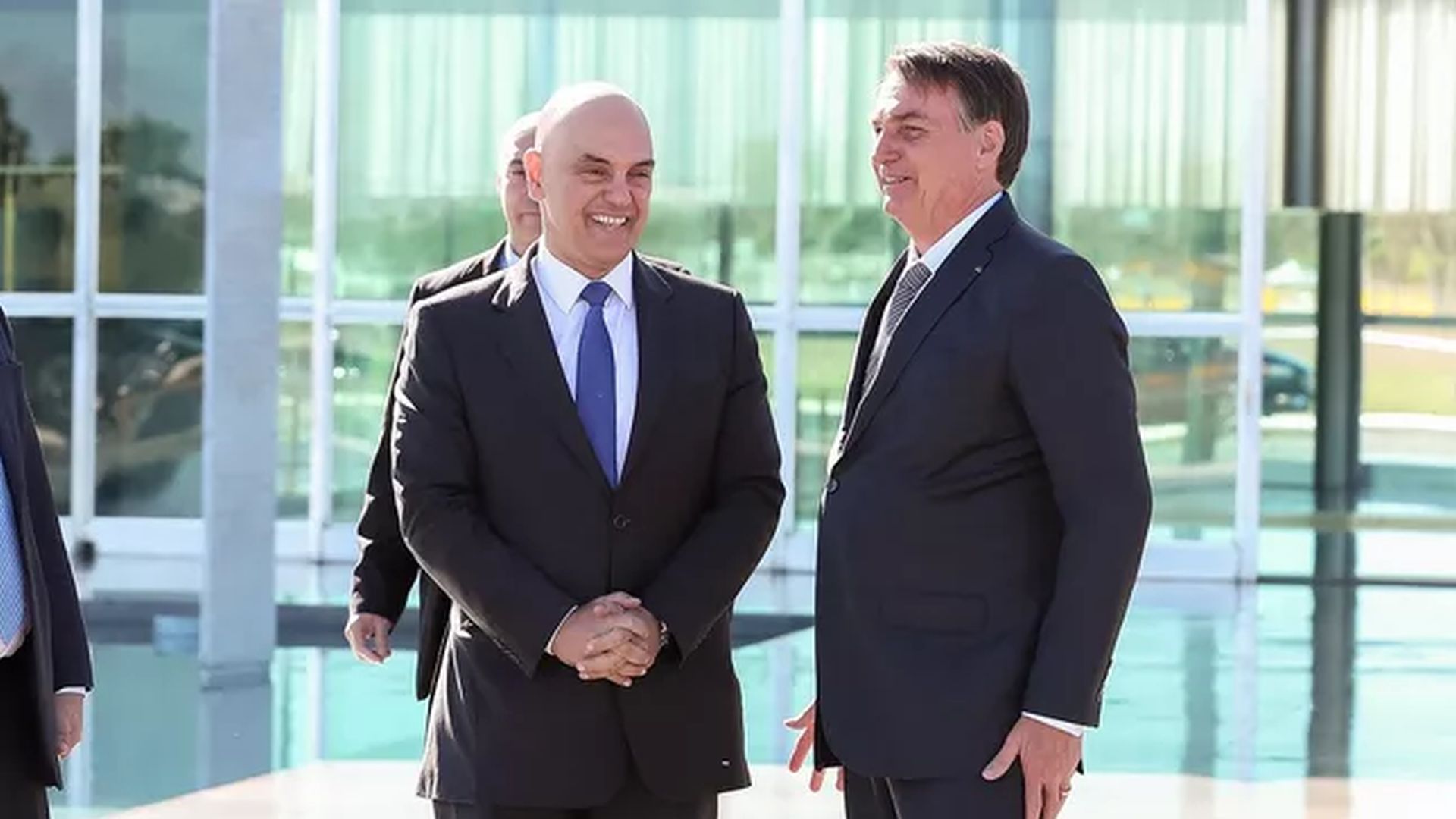 A imagem de Alexandre de Moraes e Bolsonaro