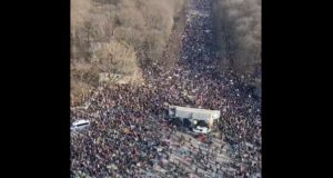 Protesto contra a guerra na Ucrânia concentra 500 mil em Berlim