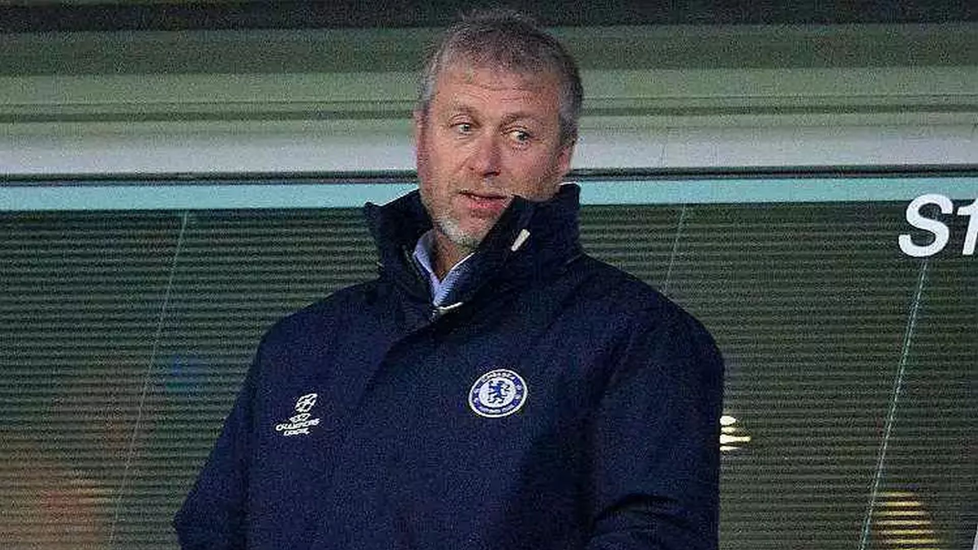 Abramovich anunciou neste sábado (26) que transferiu o controle do Chelsea 