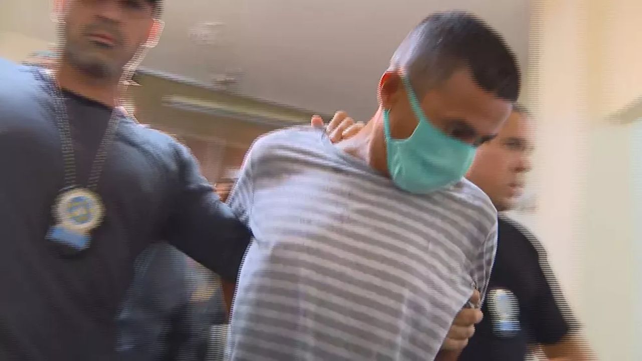 A imagem da prisão do suposto assassino do congolês