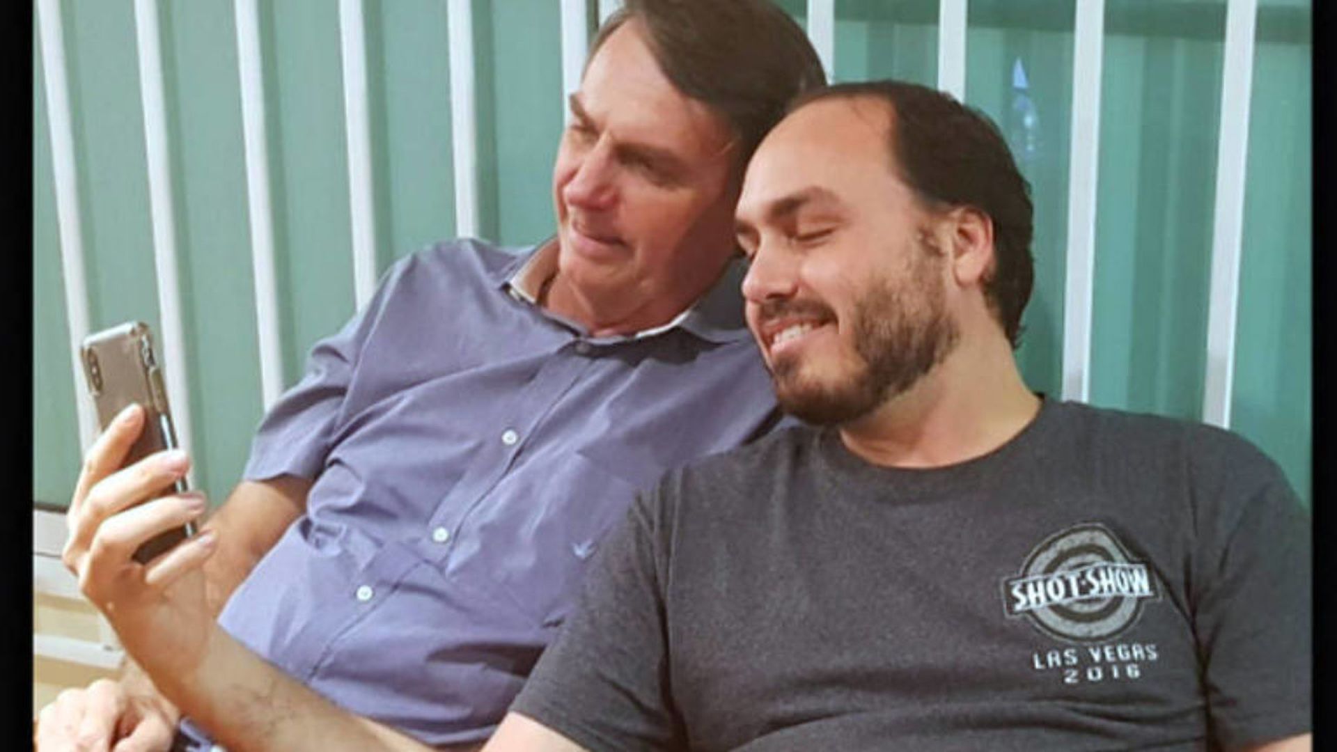 Jair e Carlos Bolsonaro