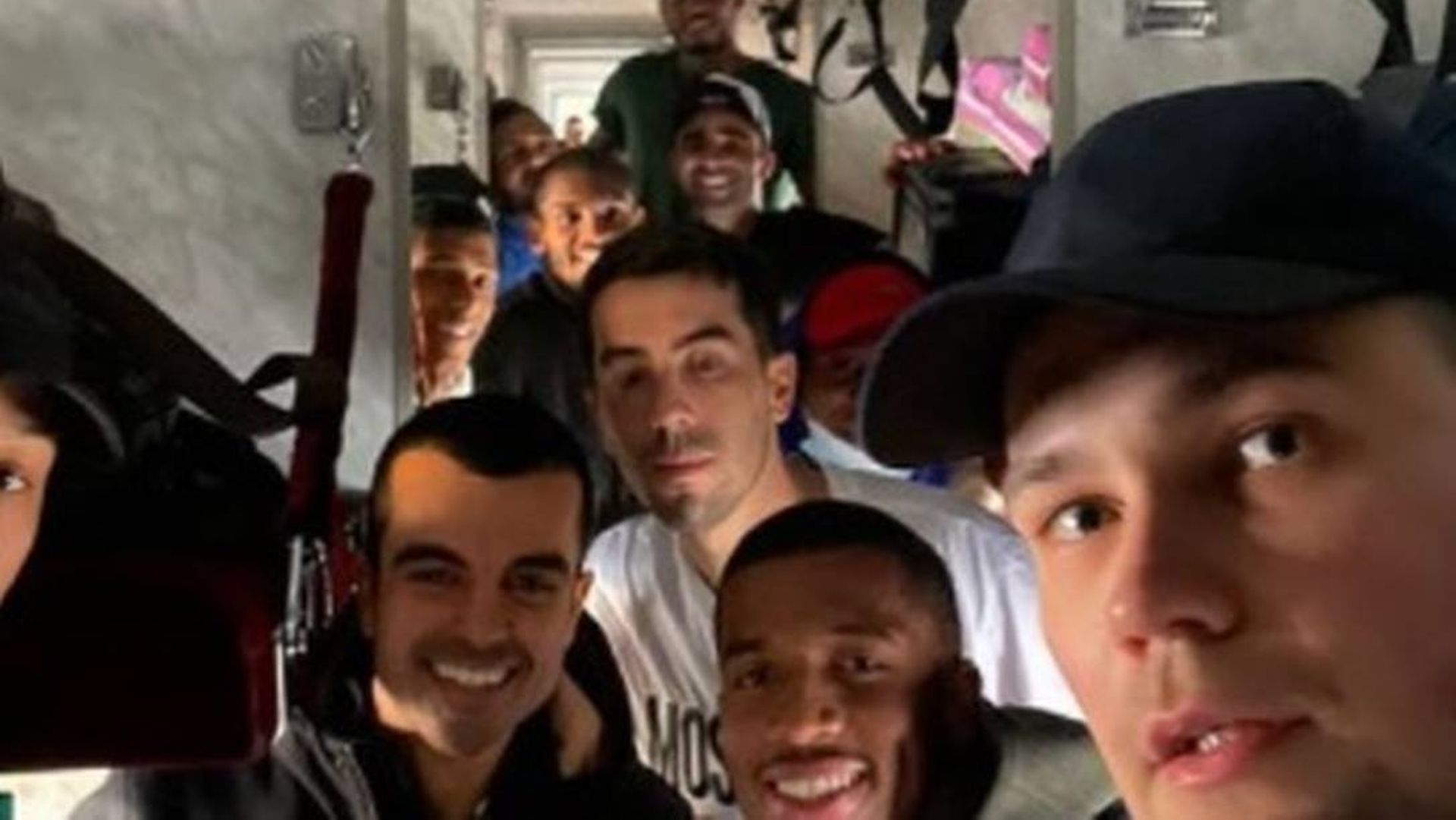 Jogadores no trem, saindo de Kiev