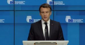 O presidente da França, Emmanuel Macron, em discurso nesta sexta-feira (25)