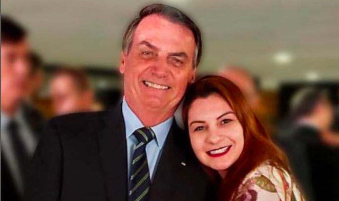 Bolsonarista Ana Paula Campagnolo ao lado de Bolsonaro