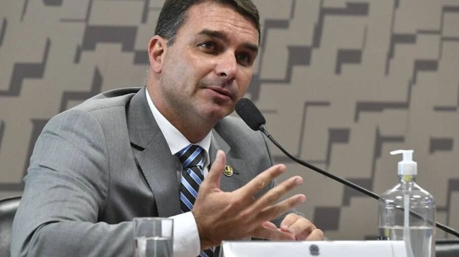 A imagem de Flávio Bolsonaro