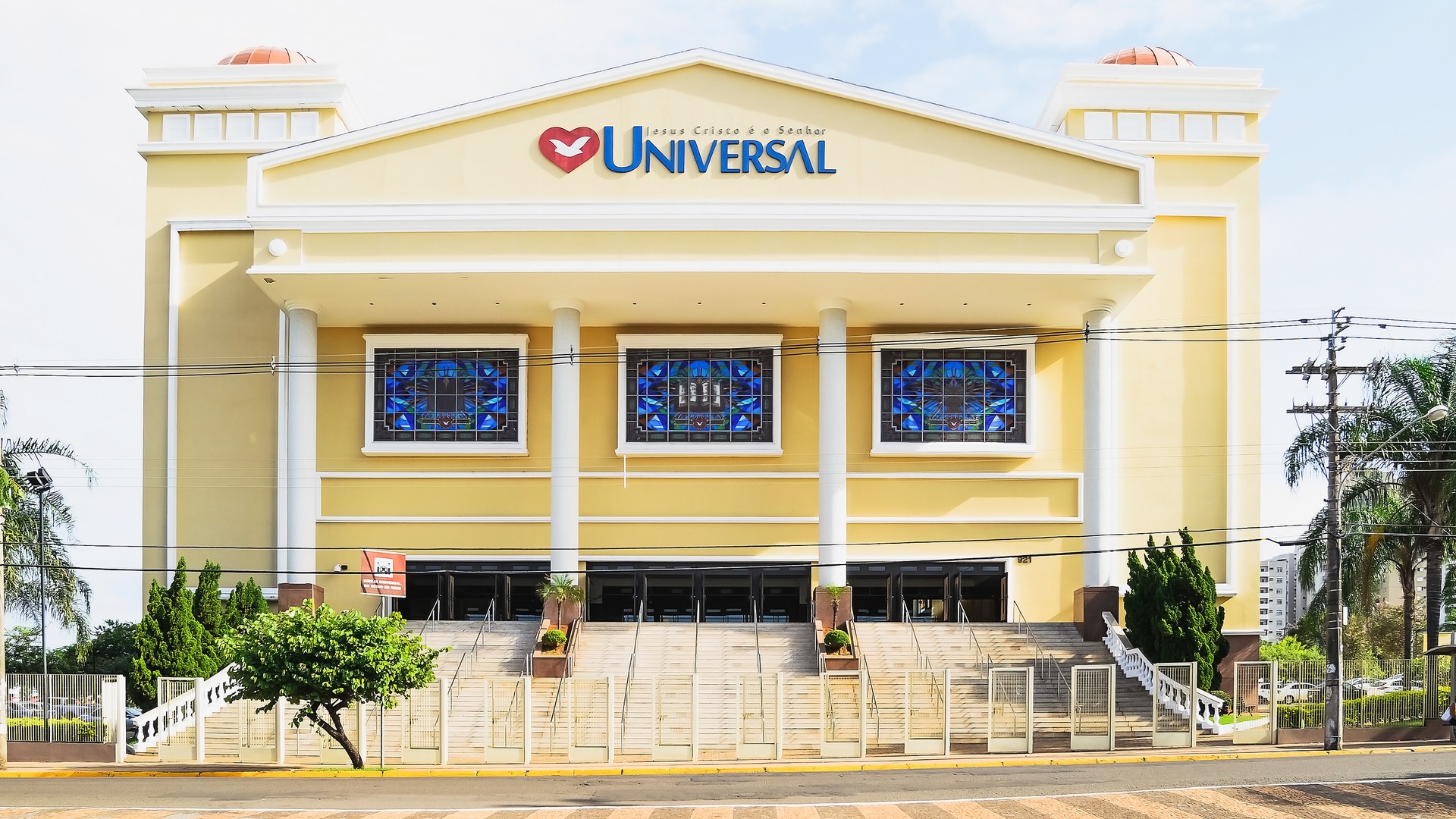 Igreja Universal diz que curou casal com AIDS 