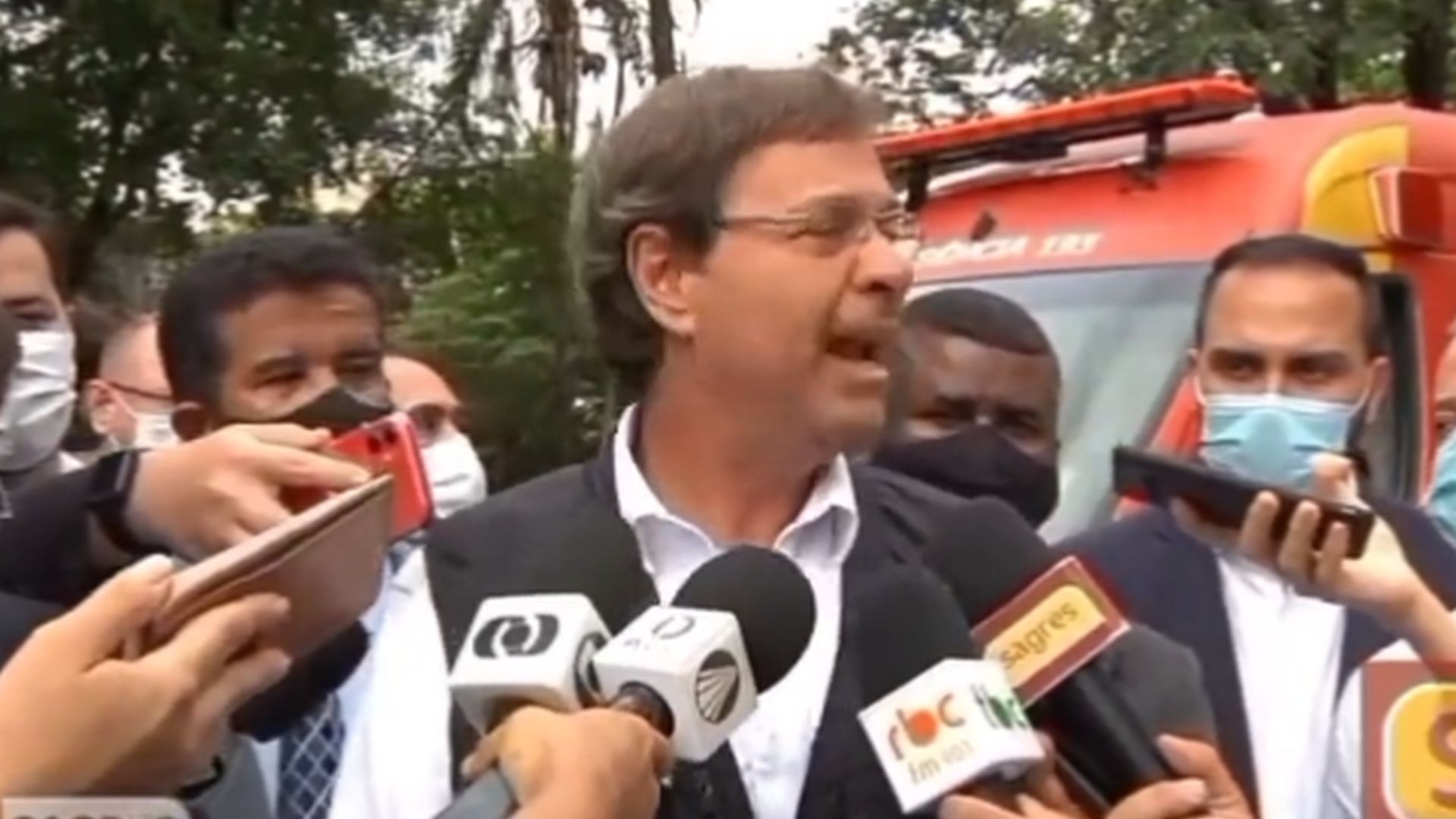Gilson Machado: Ministro do Turismo espalha fake news sobre Bolsonaro ter evitado guerra