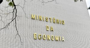 Após tombo, PIB do Brasil cresce 4,6% em 2021, diz IBGE