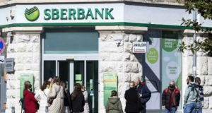 Sberbank, maior banco da Rússia, sai do mercado europeu/ Foto: Reprodução.