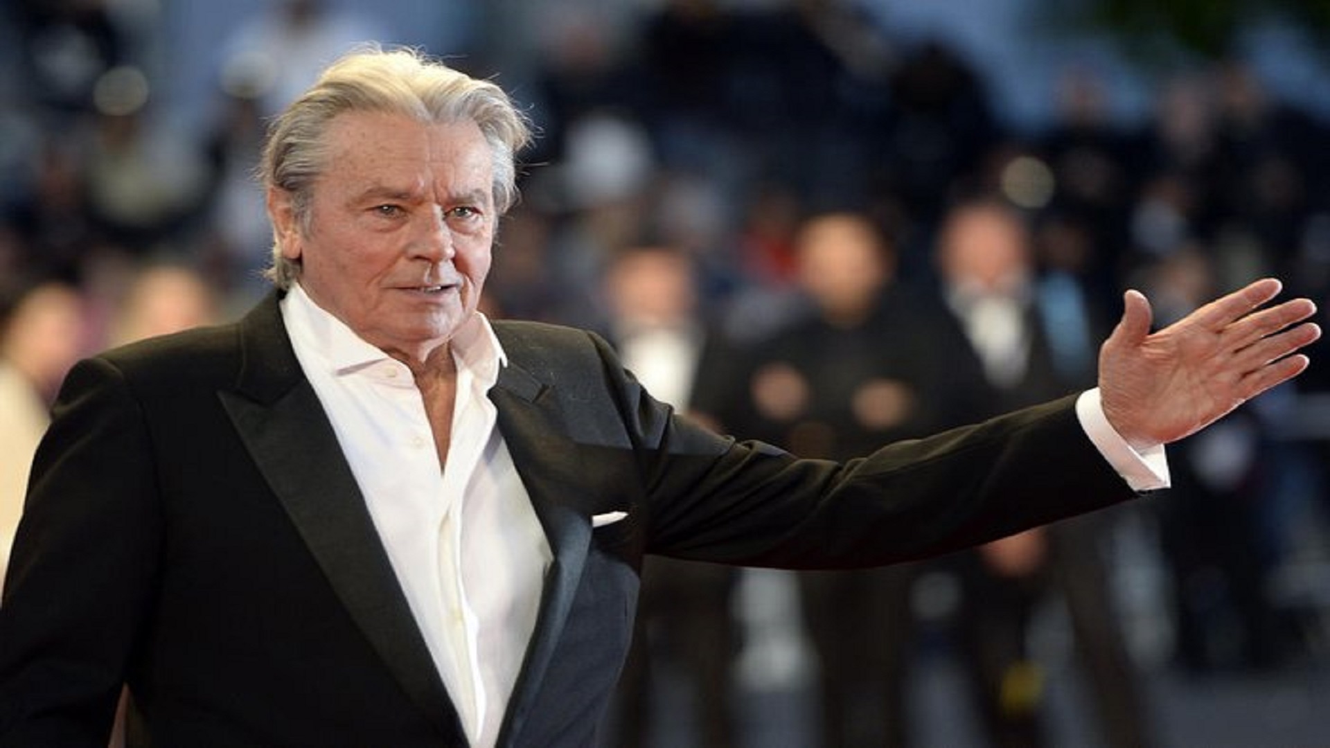 Alain Delon se despede dos fãs