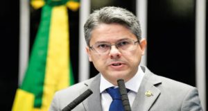 Alessandro Vieira é lançado ao governo de Sergipe