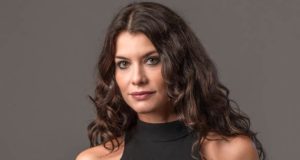 Atriz Alinne Moraes