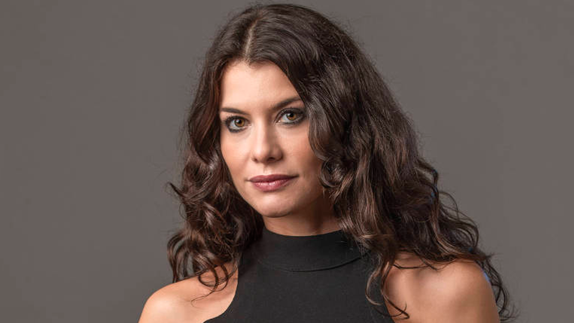 Atriz Alinne Moraes