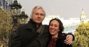 Julian Assange e sua noiva, Stella Moris