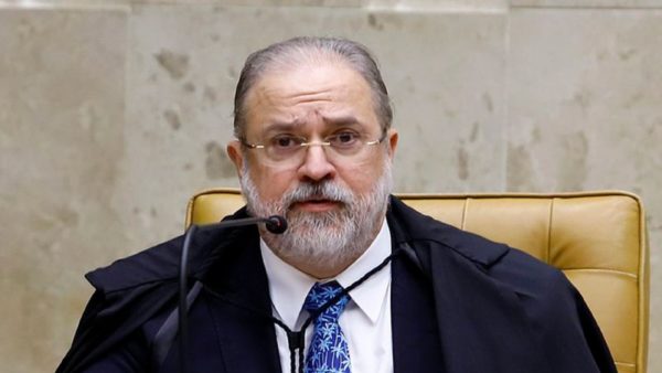 Aras diz ter sido 'mal compreendido'