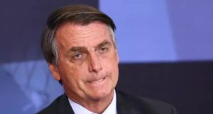 Bolsonaro com cara de lamento