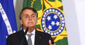 Bolsonaro acusa PT de usar agricultores