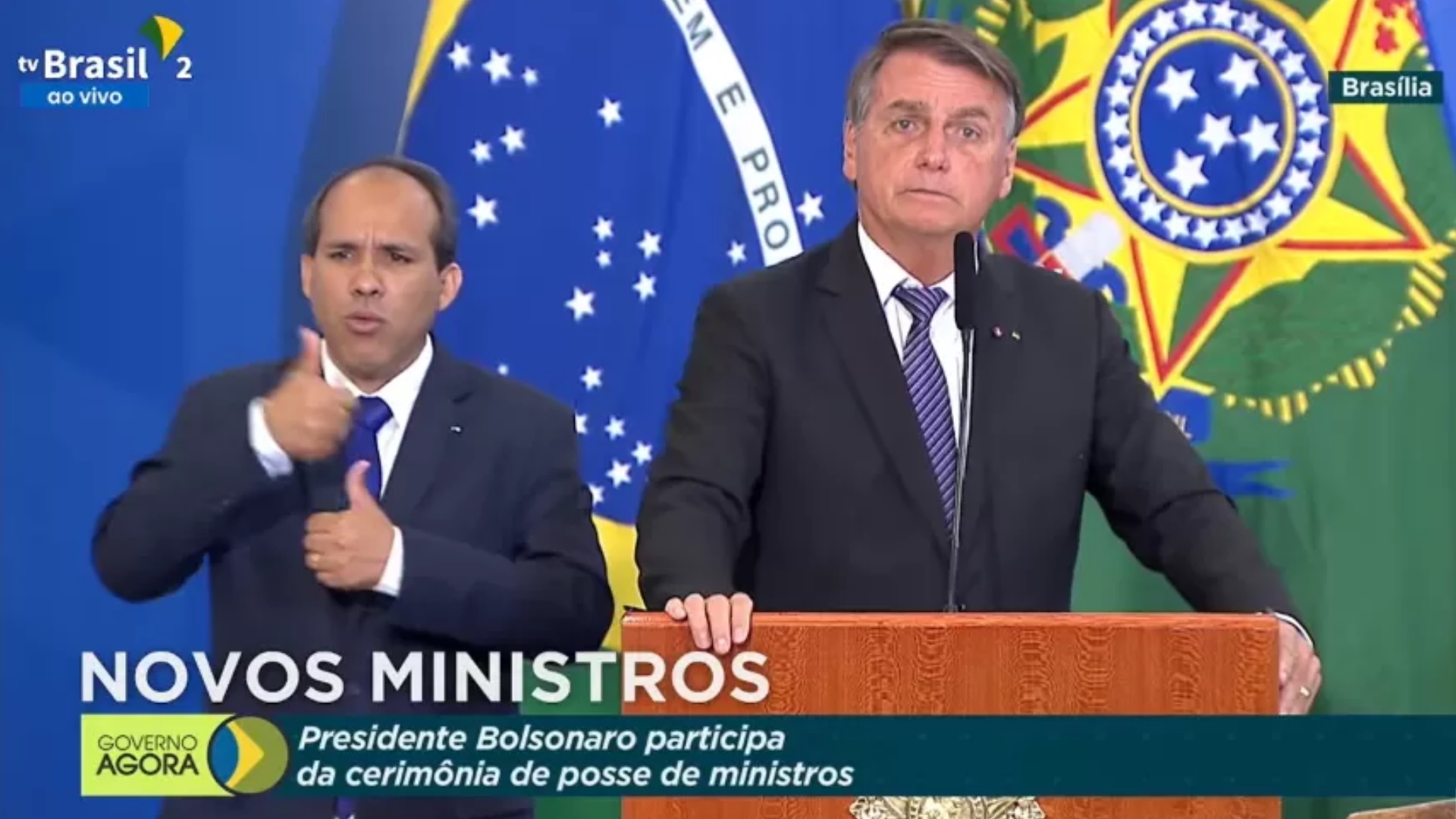 Bolsonaro discursa no Palácio do Planalto