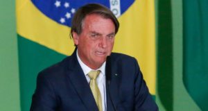 Bolsonaro decide lançar pré-candidatura