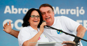 Ministra Damares Alves e Bolsonaro