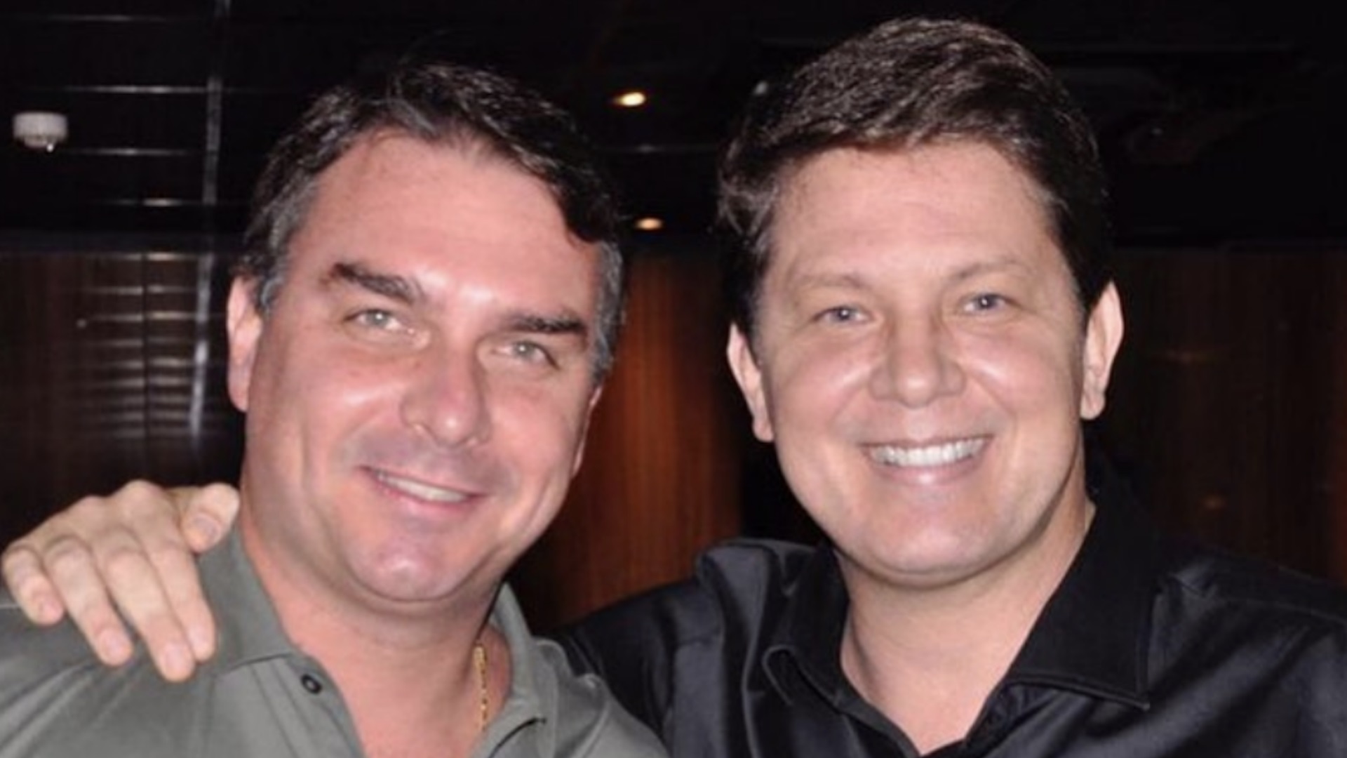 Flávio Bolsonaro e Mário Frias