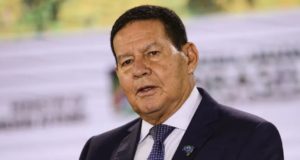 Mourão diz que cláusula de barreira