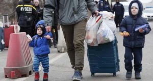 Guerra na Ucrânia gera mais de 2 milhões de refugiados, diz ONU