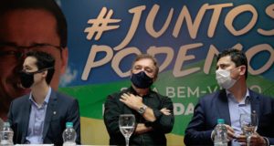 PT aciona Justiça contra Álvaro Dias por pesquisa falsa ao Senado no Paraná
