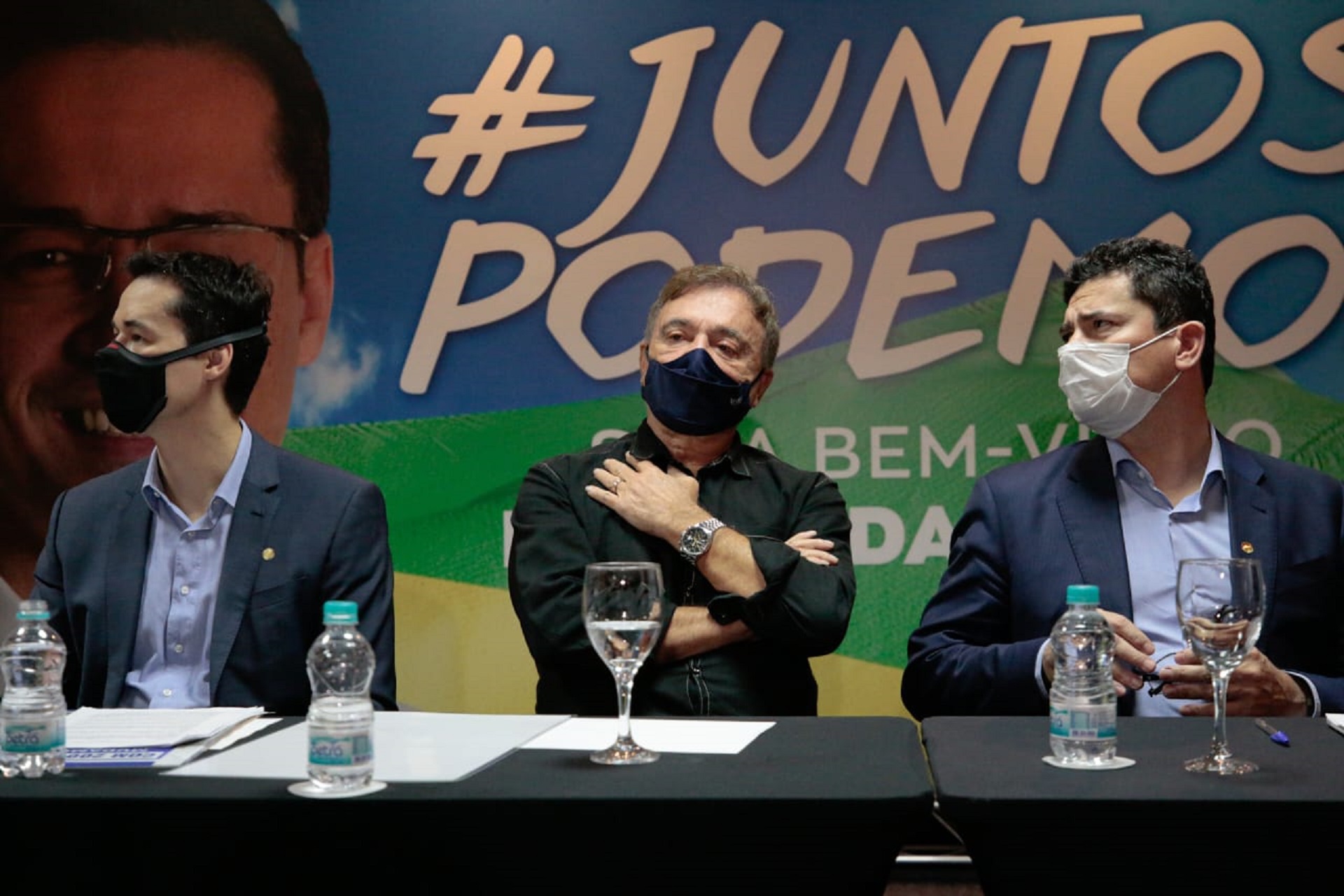PT aciona Justiça contra Álvaro Dias por pesquisa falsa ao Senado no Paraná