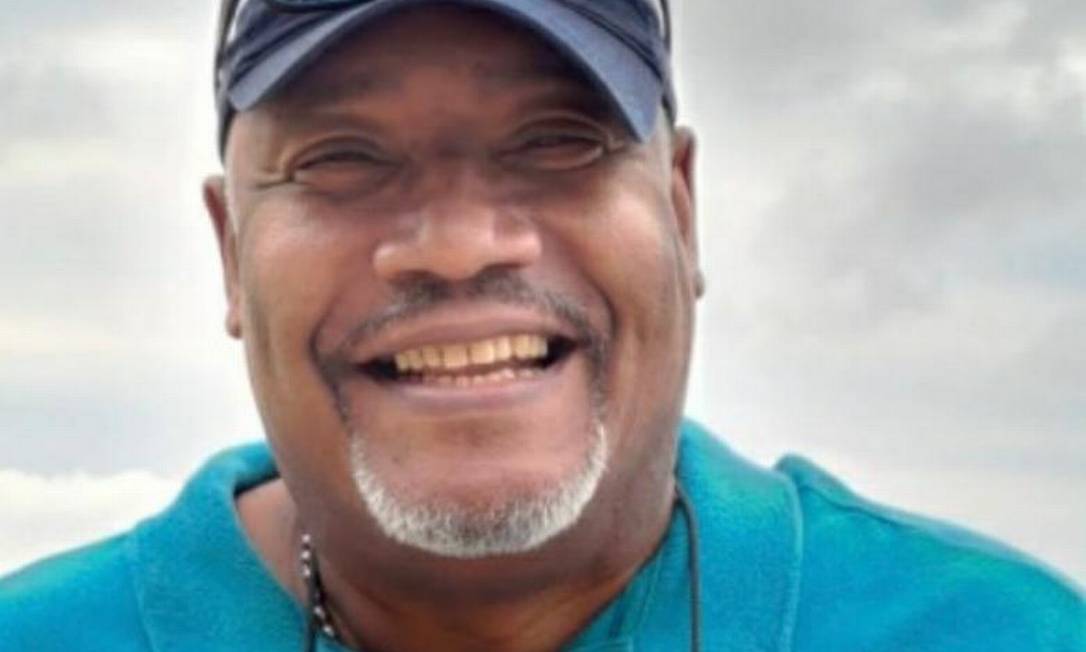 Luiz Antonio Pereira usa boné e sorri; ele é conhecido como Golpista do Tinder
