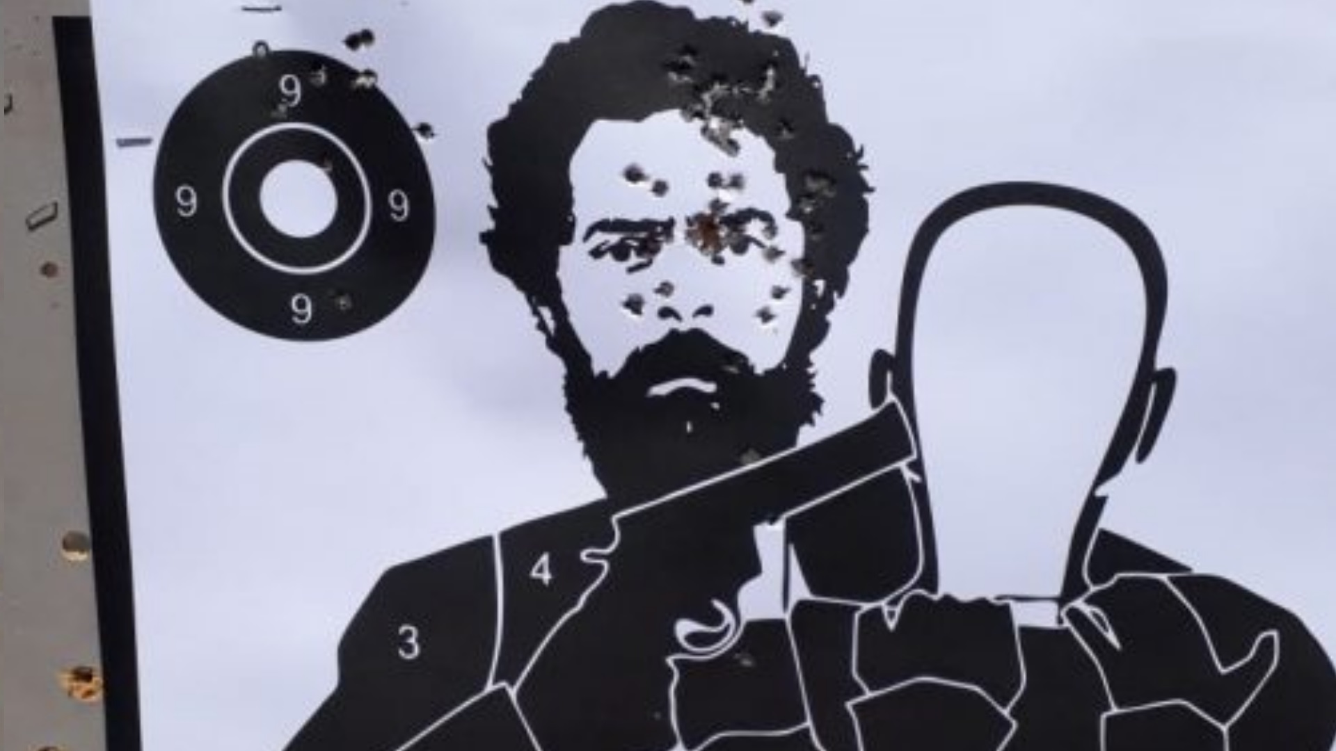 Lula vira alvo em clube de tiro de bolsonaristas
