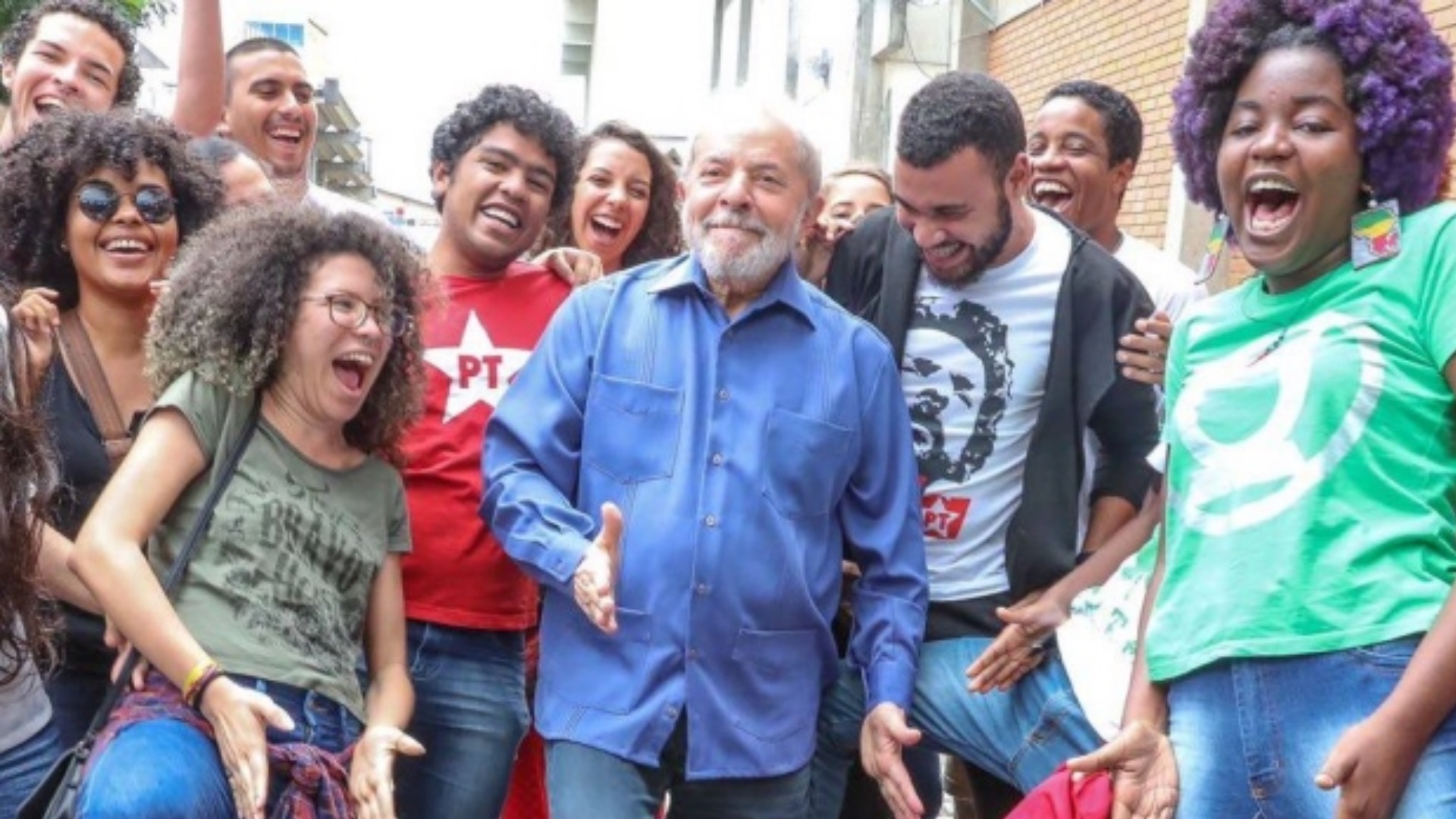 Lula dá "sarrada no ar" 