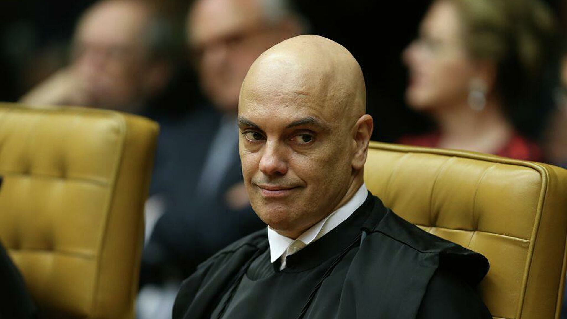 Supremo Carlos Bolsonaro
