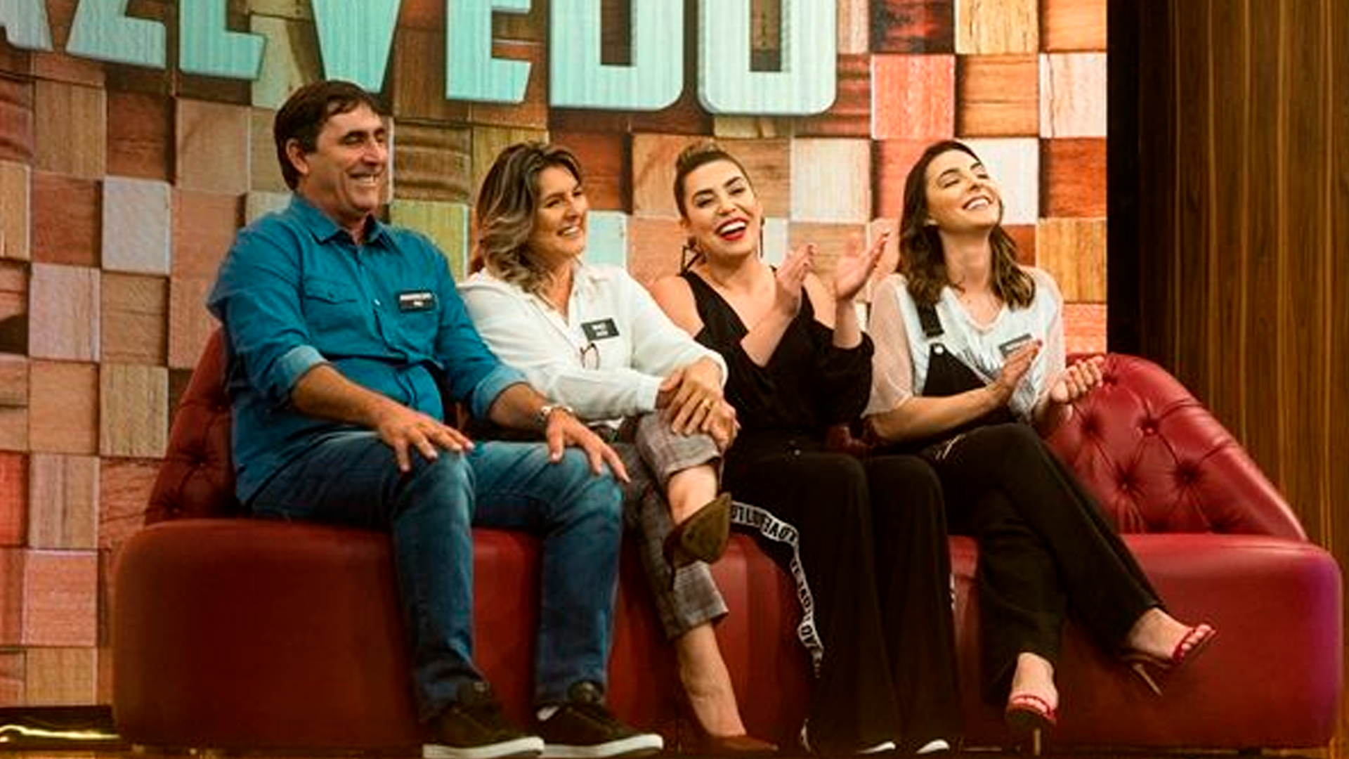 Família de Naiara Azevedo no programa Tamanho Família