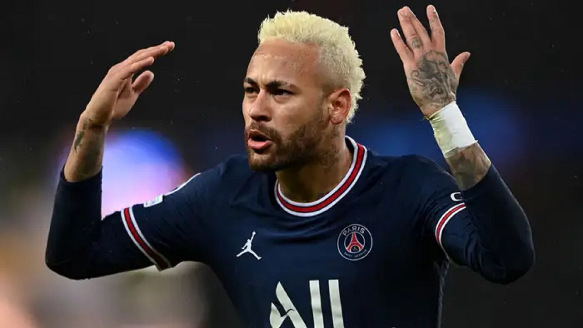 Neymar é acusado de treinar alcoolizado