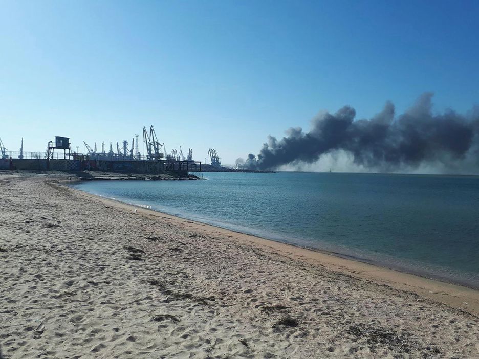 Ucrânia explode navios russos em porto