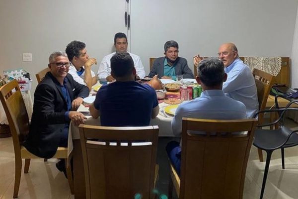 Reunião de pastores; Imagem desmente Milton Ribeiro